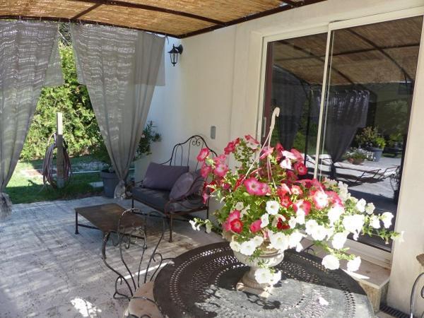 Les Anges Villa LʼIsle-sur-la-Sorgue Exterior foto